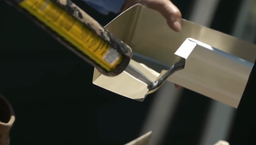 Weather-resistant sealant that will not deteriorate even in the sun or rain